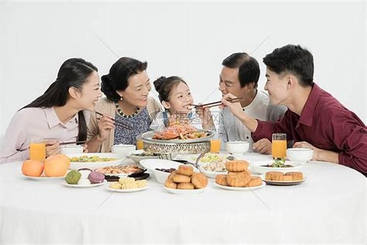 梦到跟家人一起吃饭代表着什么