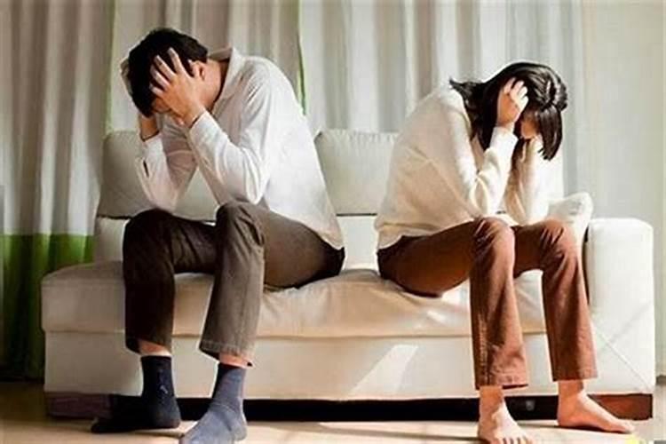 夫妻之间出现感情危机怎么办？如何化解感情危机挽救婚姻
