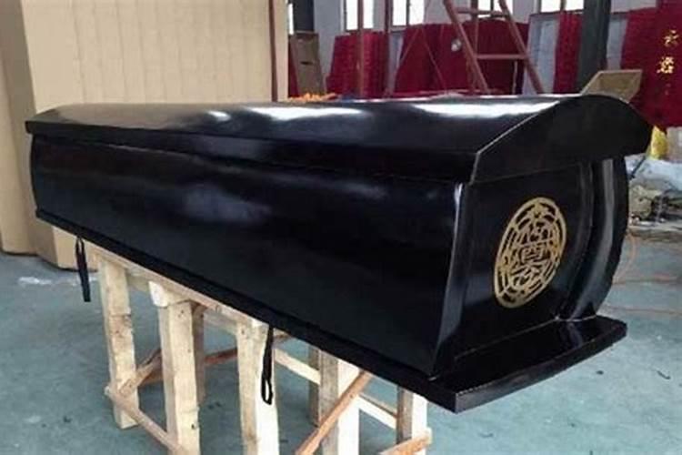 梦见黑色的棺材什么意思？梦见出殡的黑棺材